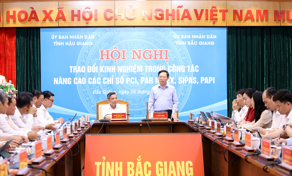 Hai tỉnh Bắc Giang, Hậu Giang trao đổi kinh nghiệm về công tác cải cách hành chính, nâng cao các...